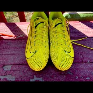 Nikes men’s vapor edge football cleats size 10.5